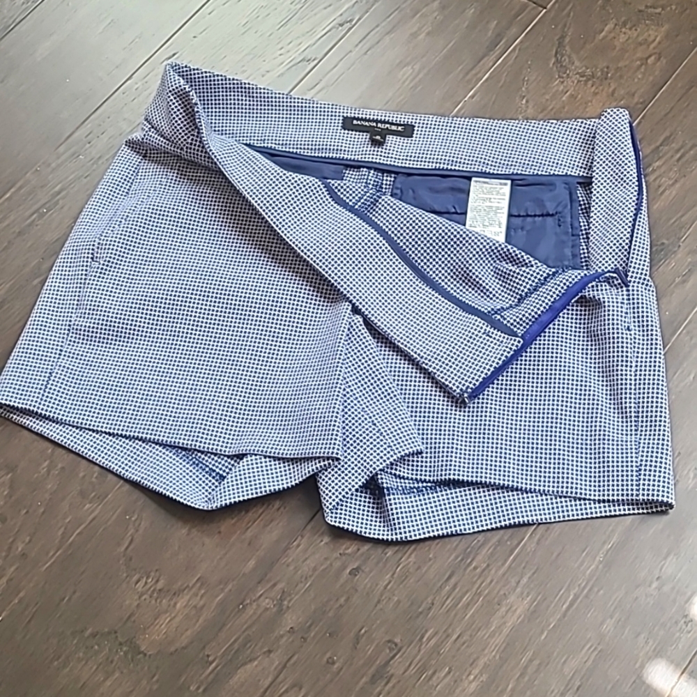*** SOLD*** Banana Republic Chino shorts